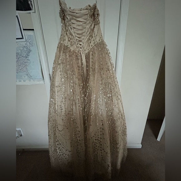 Size: 2XL , Color: gold-ish champagne - Picture 2 of 5